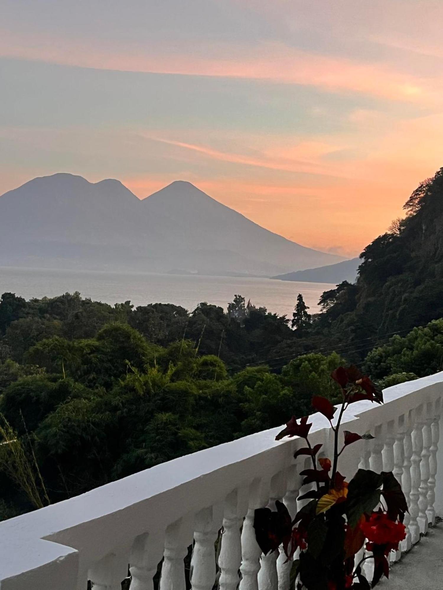 Hotel Berena San Marcos La Laguna Buitenkant foto